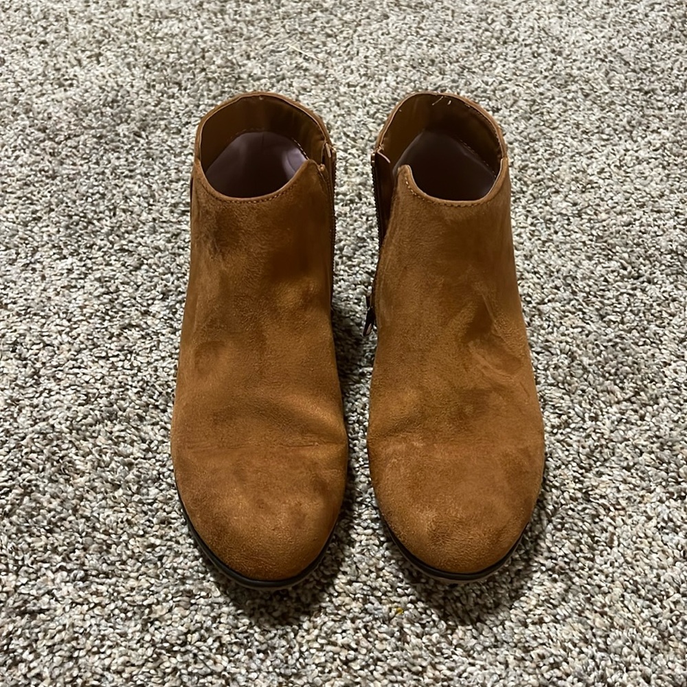 Cat & Jack boots. Excellent condition. Size 4